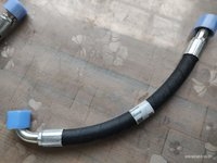 D8转向泵至阀软管:6Y4052